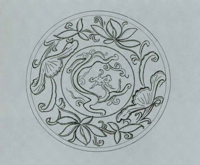 北宋定窑 莲瓣划花莲荷螭纹盘 十一世纪～十二世纪初