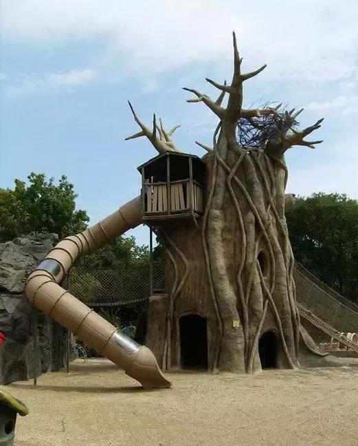 henry vilas zoo游乐场上这个巨大的树堡是将形式与功