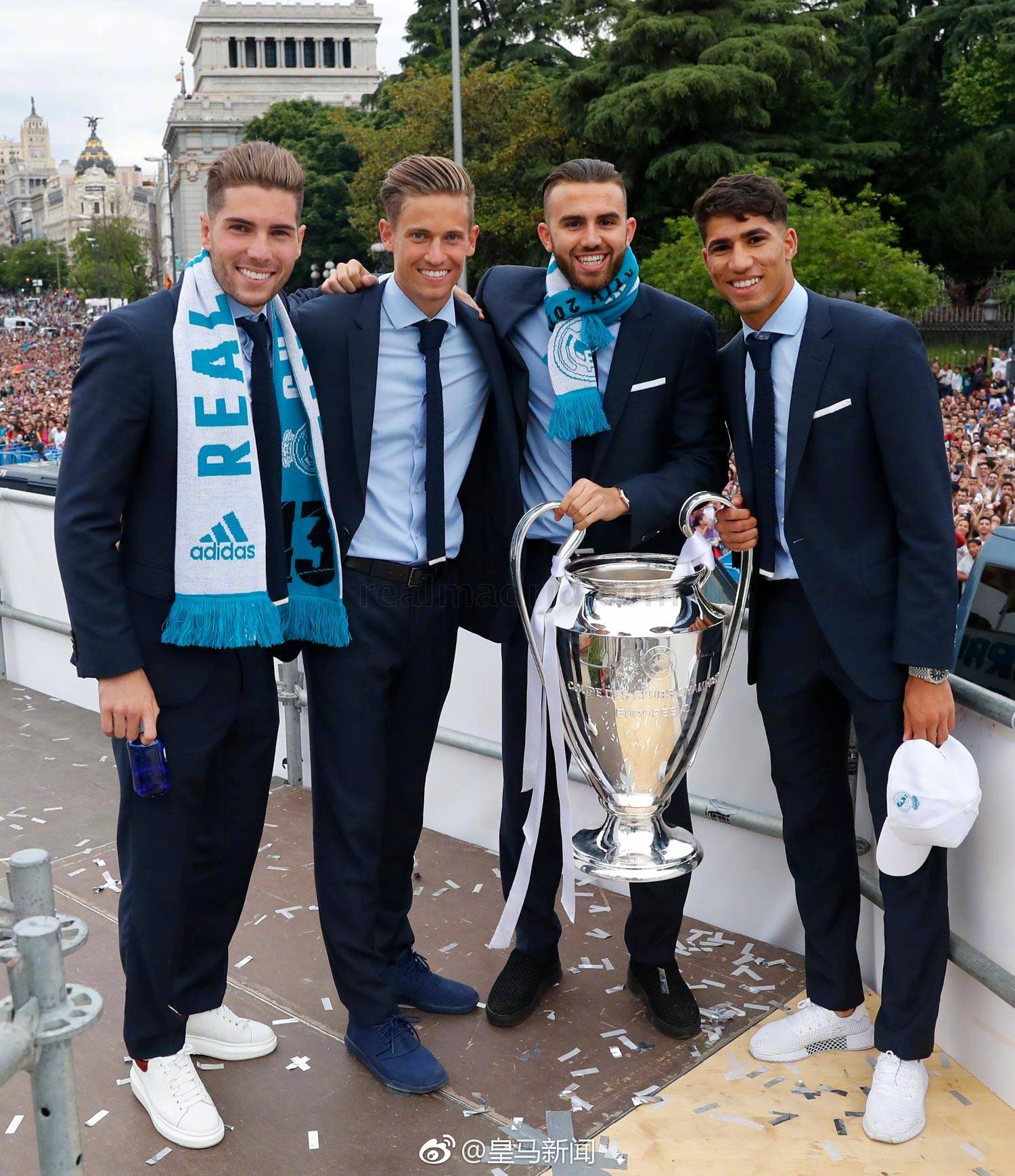 皇马球员,穿着西装真是帅无敌.