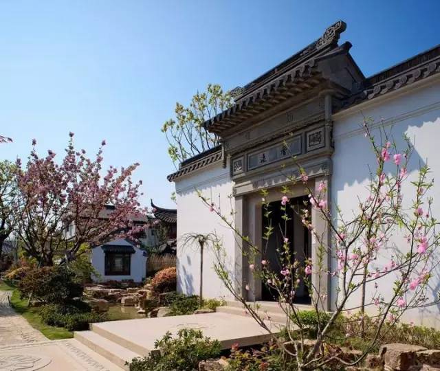 拙政园,周边有原汁原味保存下的平江路保护街区,苏州名园狮子林(住宅