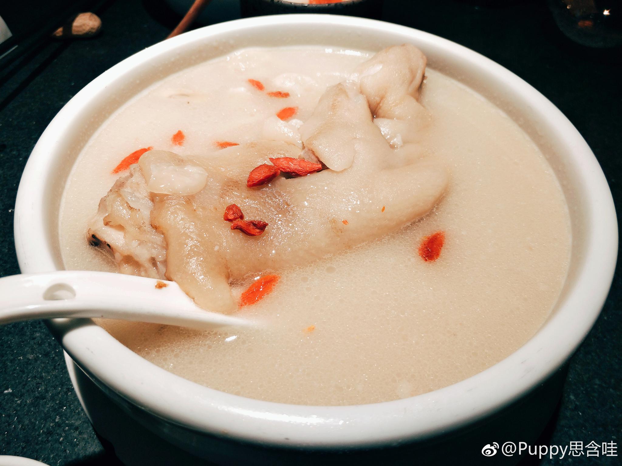 爱死今晚的蹄花汤!真的很喜欢这家川菜!谢谢小姐姐带puppy次饭啊