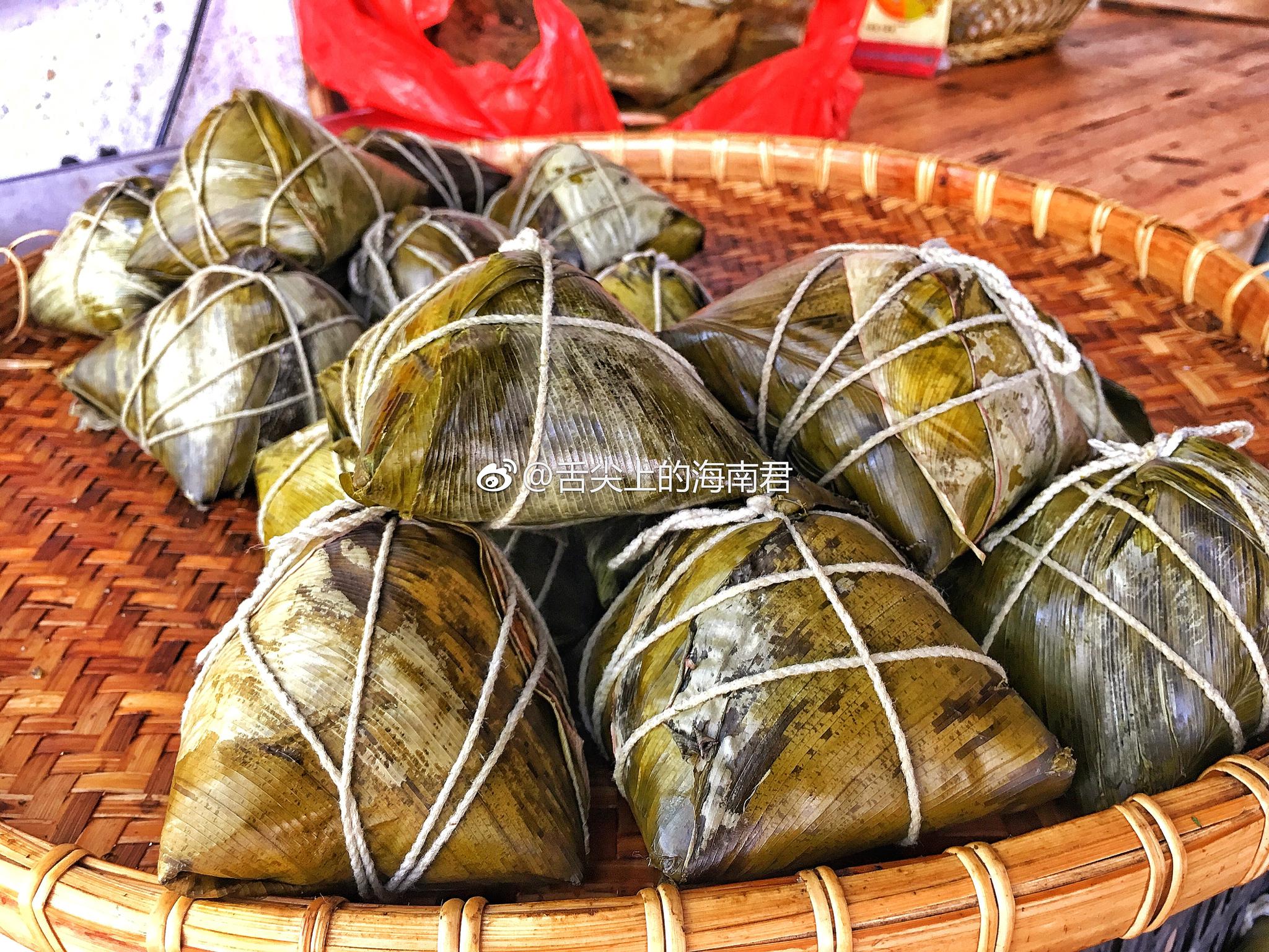 海南的粽子种类很多但总有一款适合你话说你喜欢粽子蘸白糖吗