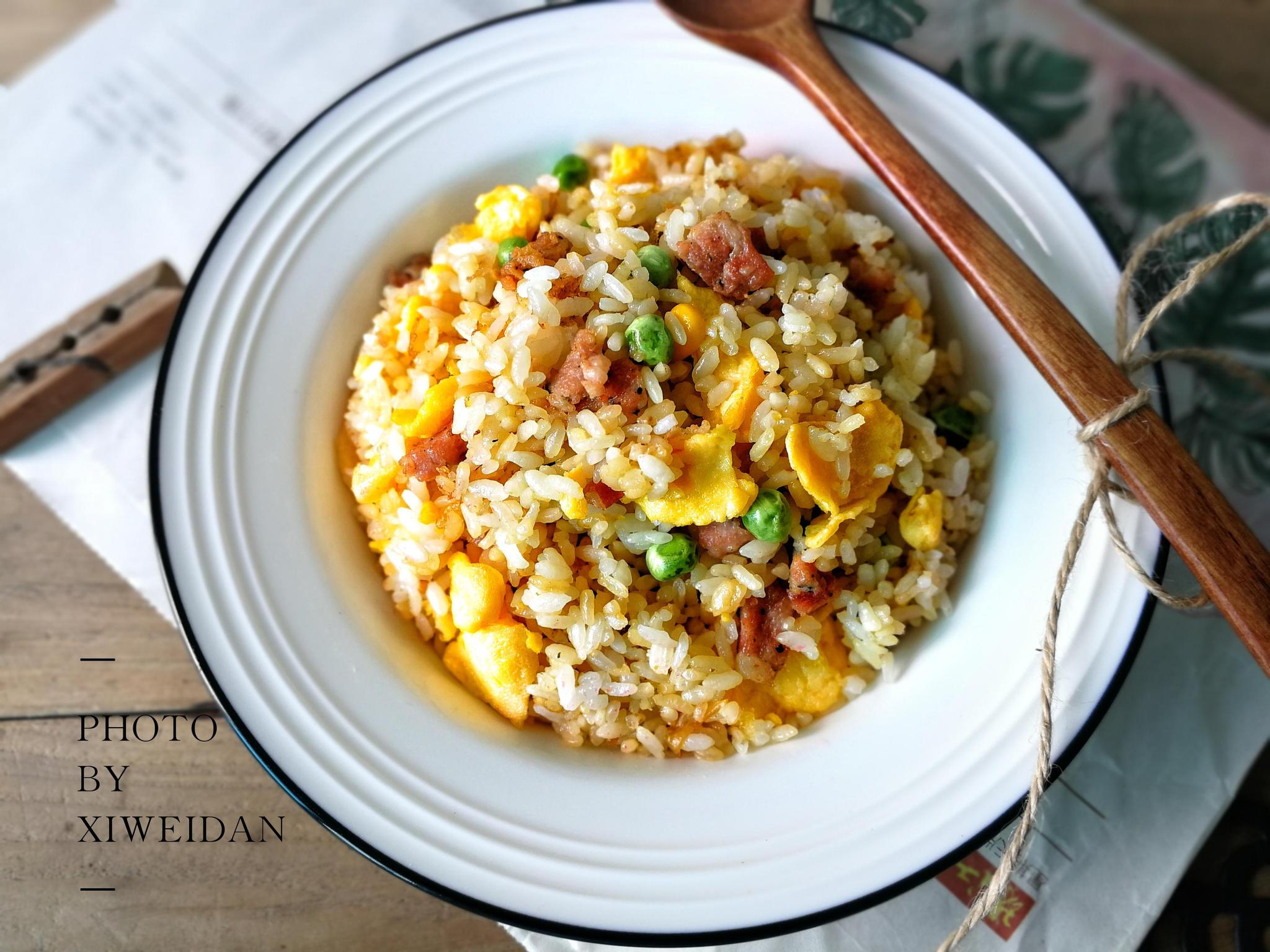 蛋炒饭是先蛋还是先饭别纠结,试下这做法,米饭松散,干香滑嫩