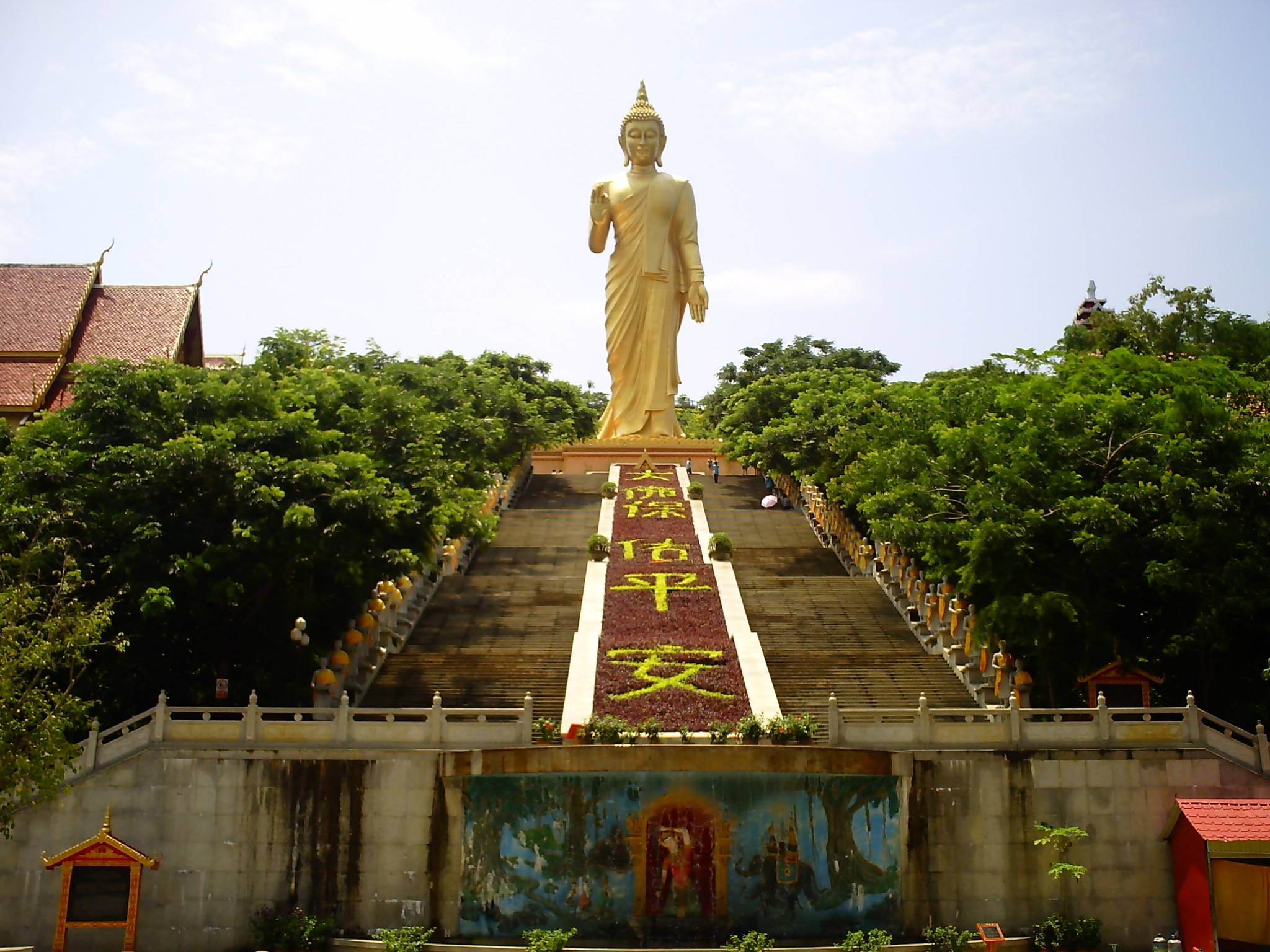 连导游都觉得很坑的三个景点,第二个商业气息很浓,第一是寺庙
