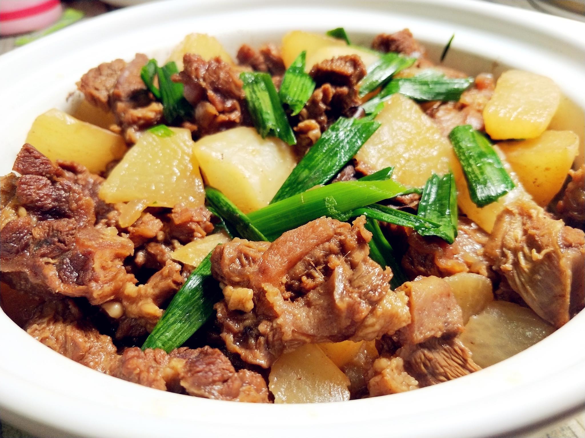 这锅菜成本68元,贵也要吃,孩子吃了体格强壮,有条件一周一次!