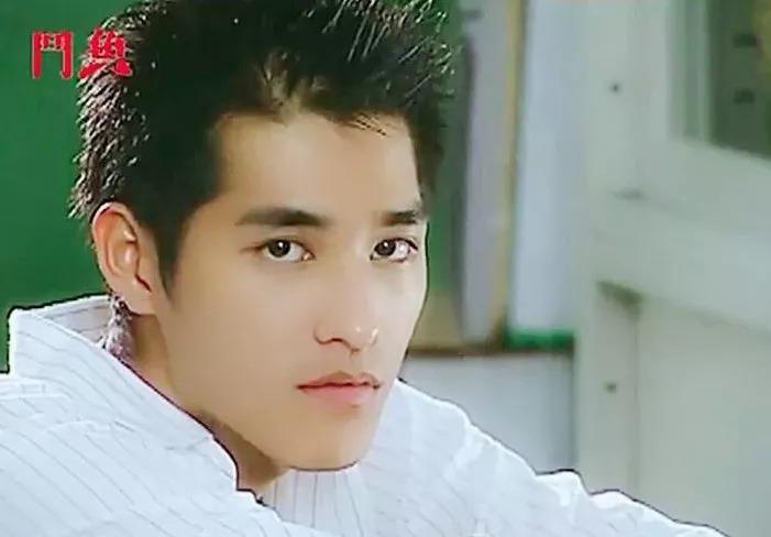 14年后的安以轩真的把生活变成了实力派偶像剧|安以轩|斗鱼|于皓_新浪