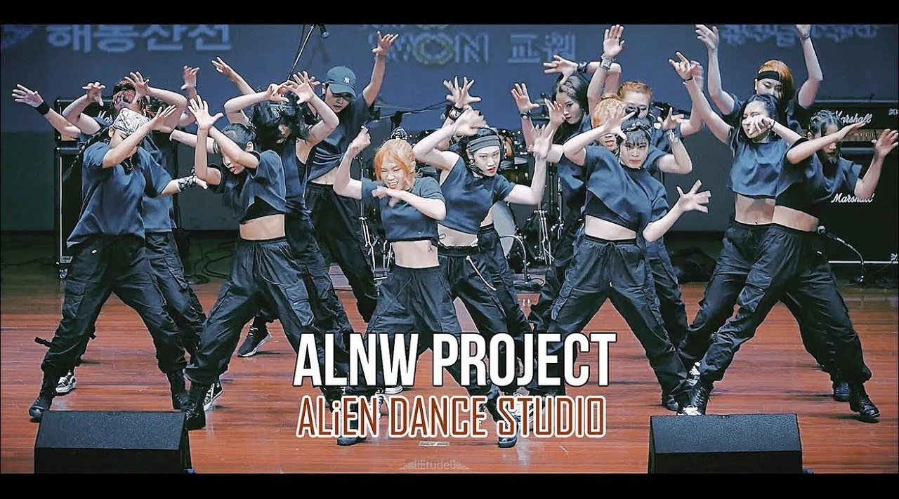 超牛机械舞 日本"上班族机械舞"最新力作,舞团太火成员数量飙升!