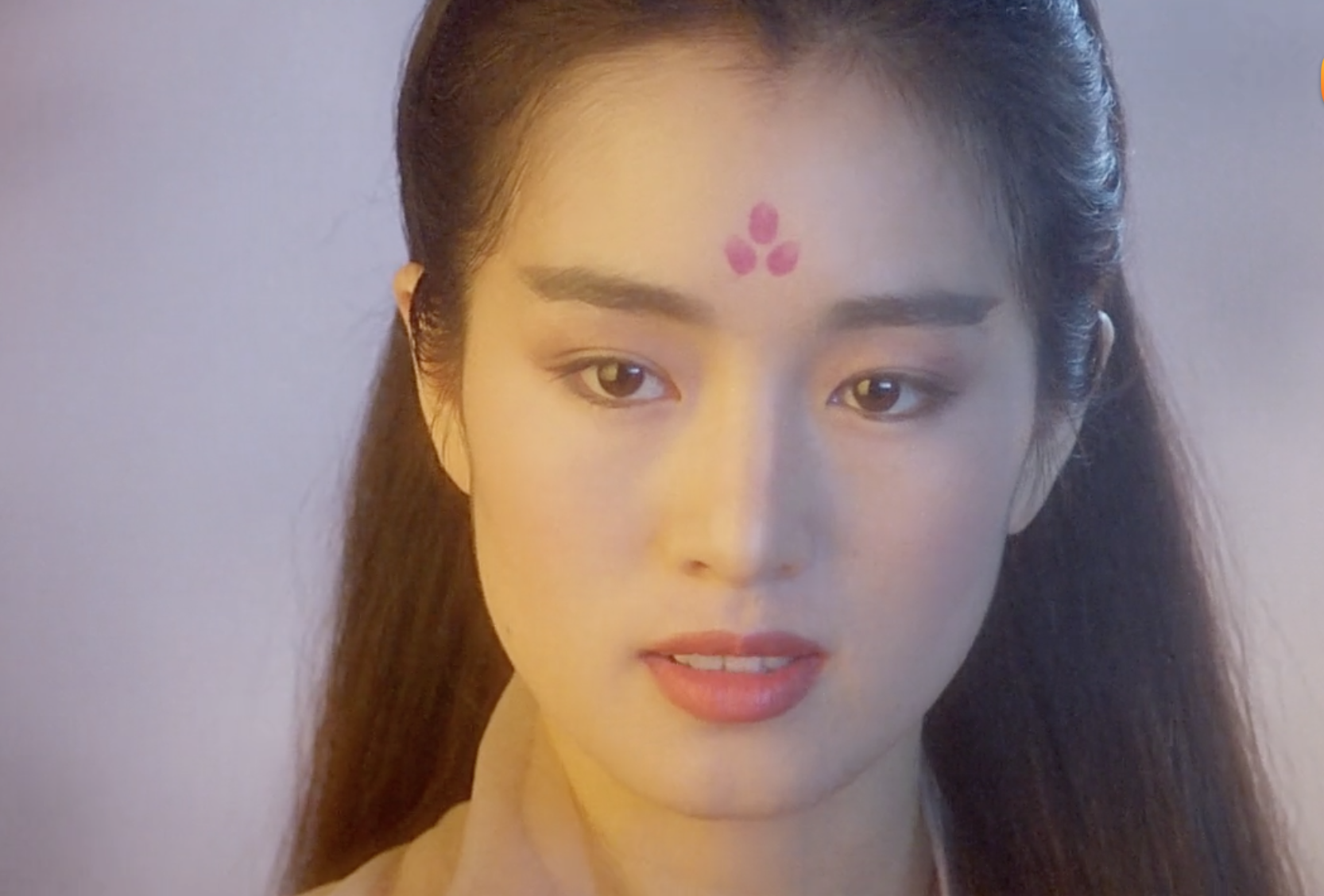 巩俐在新天龙八部之天山童姥中也有英气的美