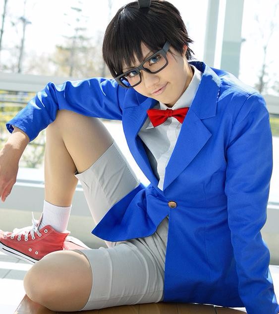 名侦探柯南cosplay,还是熊叔cos的柯南比较帅,小兰不像但好漂亮