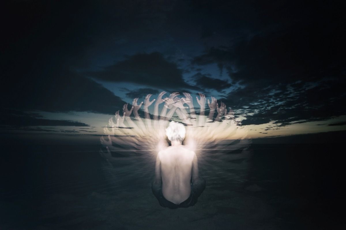 摄影师半夜拍了这组抽象照,说是受宇宙启发