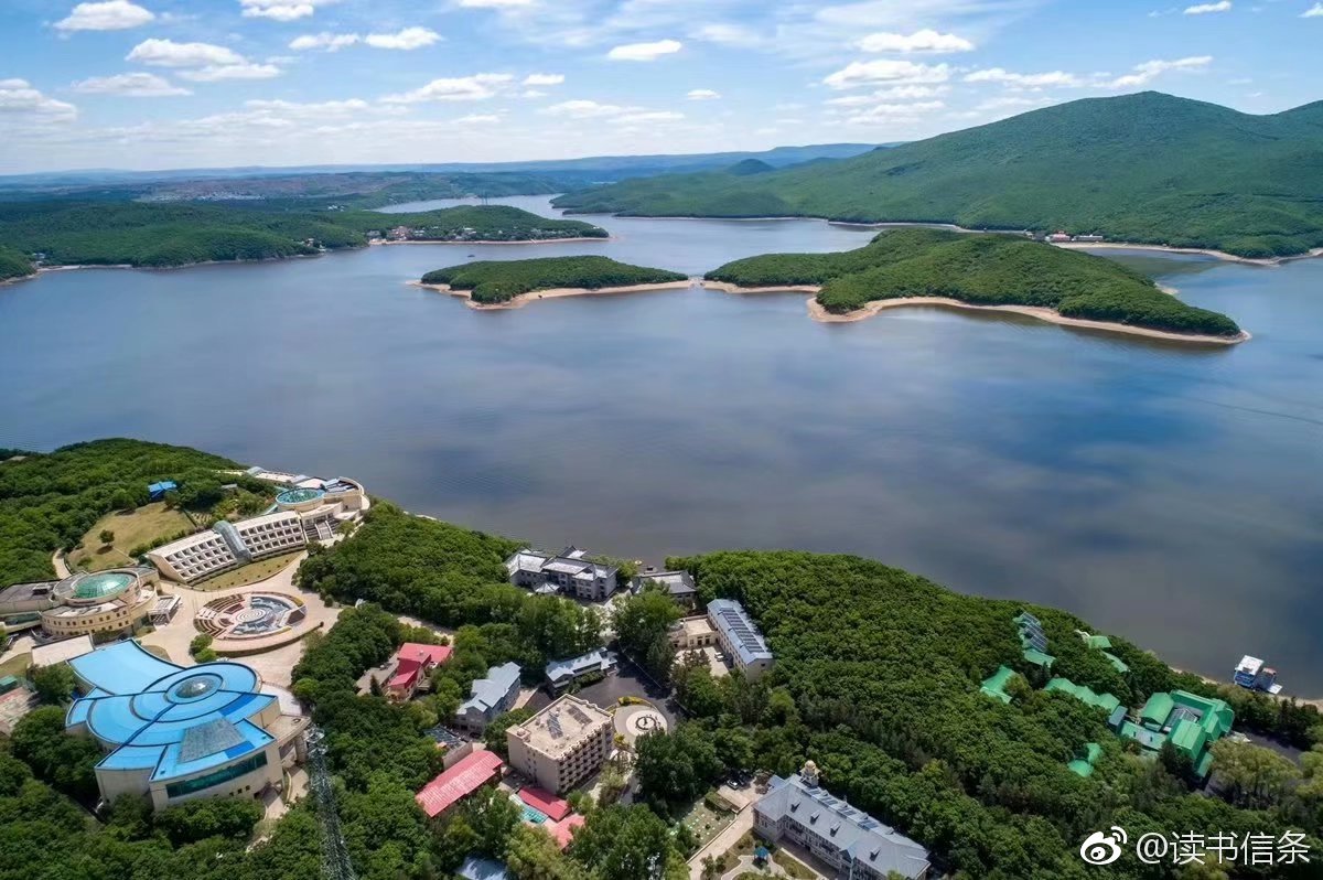 黑龙江镜泊湖.大光圈