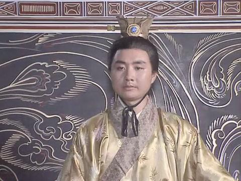 曹芳是小孩,大权就可以转移到自己手里来了,机会来了.