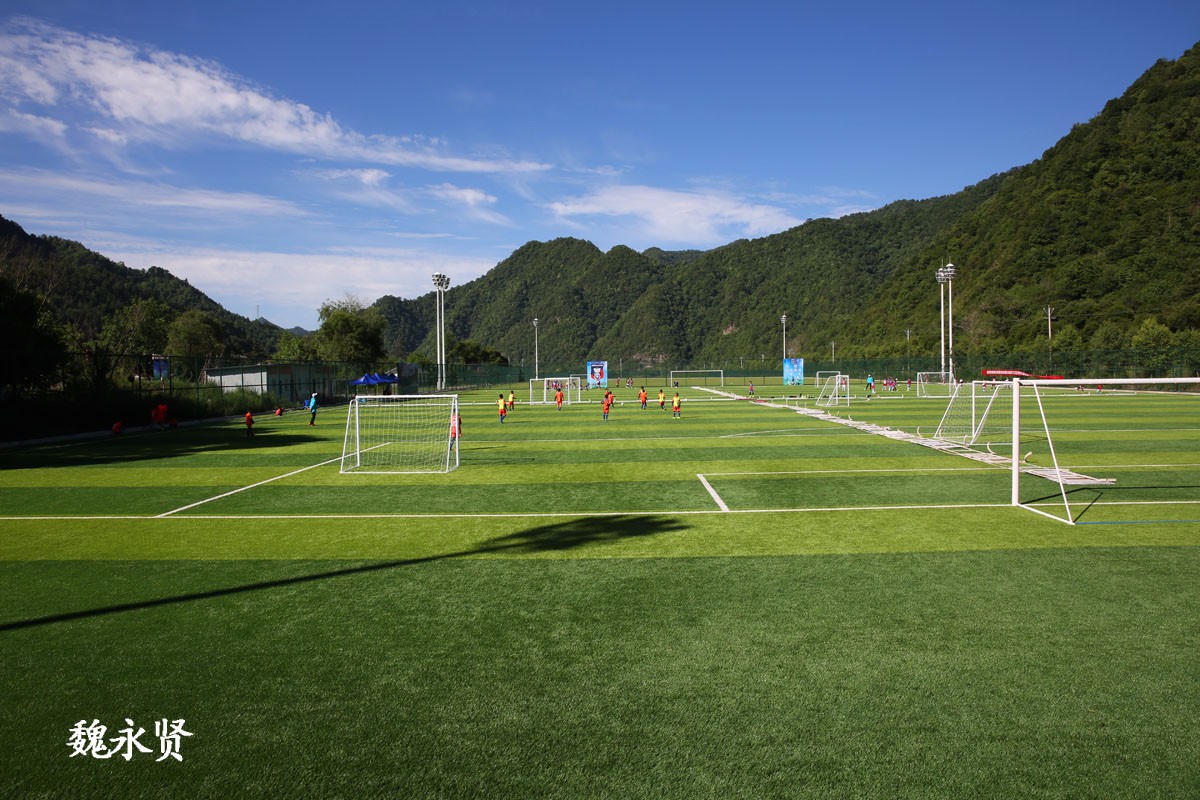 秦岭深山藏4个标准足球场22度留坝成暑期足球圣地