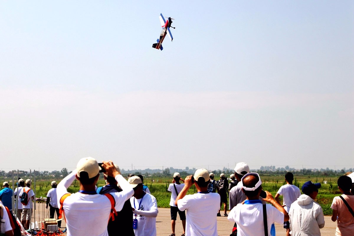 陕西800多人参加省青少年航模比赛