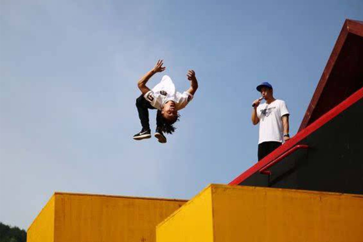 地铁跑酷内置菜单中文版 地图怎么选和怎么玩