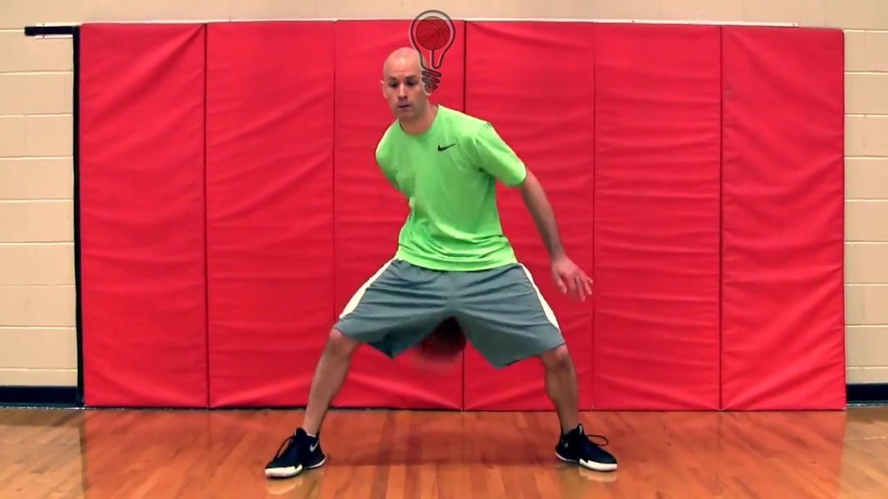 篮球教学:7种后卫必备的过人招式,非常实用,收