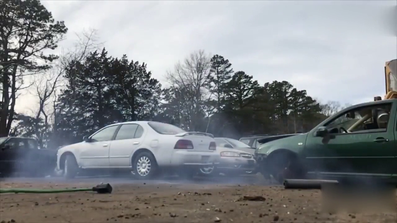 汽车安全气囊是否存在隐患?老外测试,这威力确