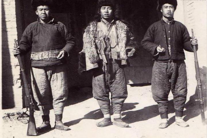 他是民国第一悍匪,屠戮20万百姓,掳掠妇女,落得这么个结局