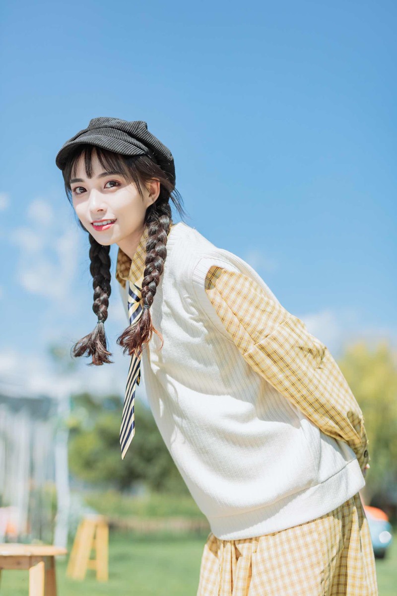 清纯美女摄影:大长腿小清新日系美女户外写真
