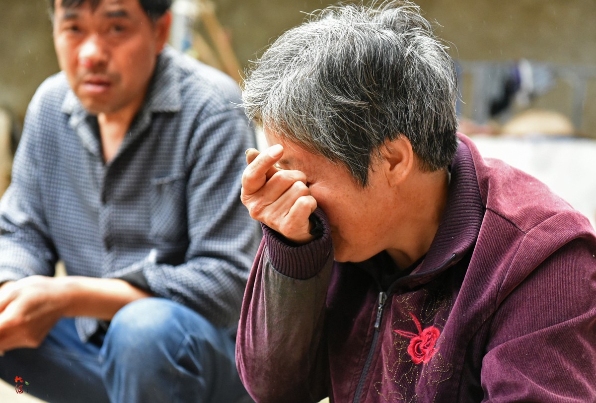 夫妻因病无奈将8岁女儿送人,10年后再次面临痛苦抉择