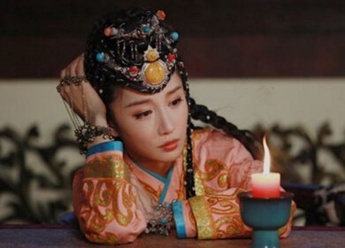 如今在于正剧里演反派《隋唐英雄3》英姿飒爽的北漠公主屠炉参加寻找