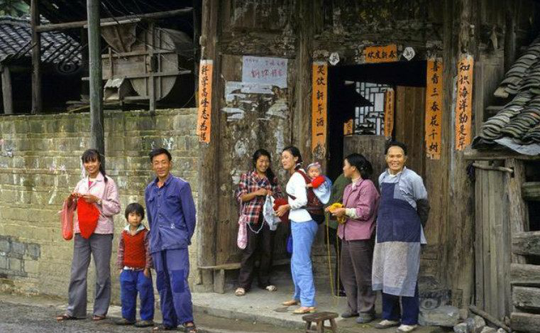 罕见老照片,上世纪80年代左右中国农村图景,图3让人非常羡慕