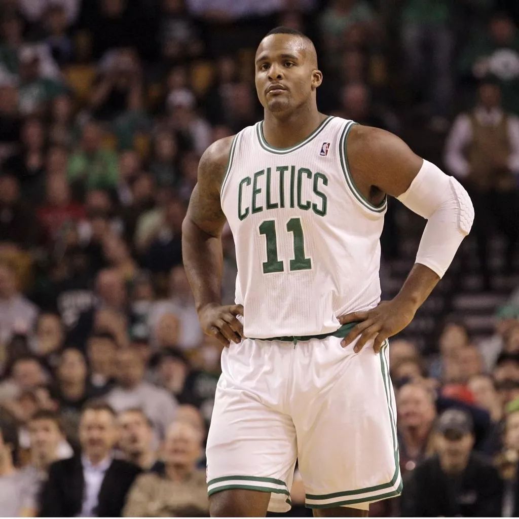 笑容纯真无邪的大宝贝戴维斯,已经变成了一个不折不扣的混蛋!