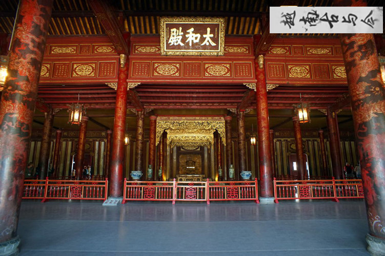 越南末代王朝也曾建过金銮殿，金碧辉煌不比北京故宫差|越南|太和殿|金銮殿_新浪新闻
