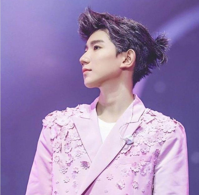 当男明星齐扎朝天辫,胡歌陈晓吴亦凡,满满的年代代沟!