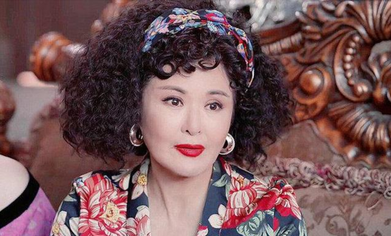 58岁她一生爱拍戏,却58岁没有结婚,网友:不结婚当丁克