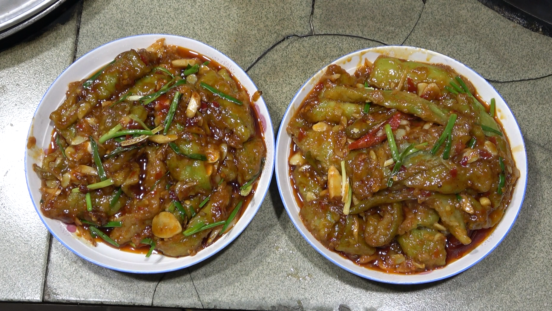 农村四哥:王四妈妈做的糖醋丝瓜,幺幺很喜欢