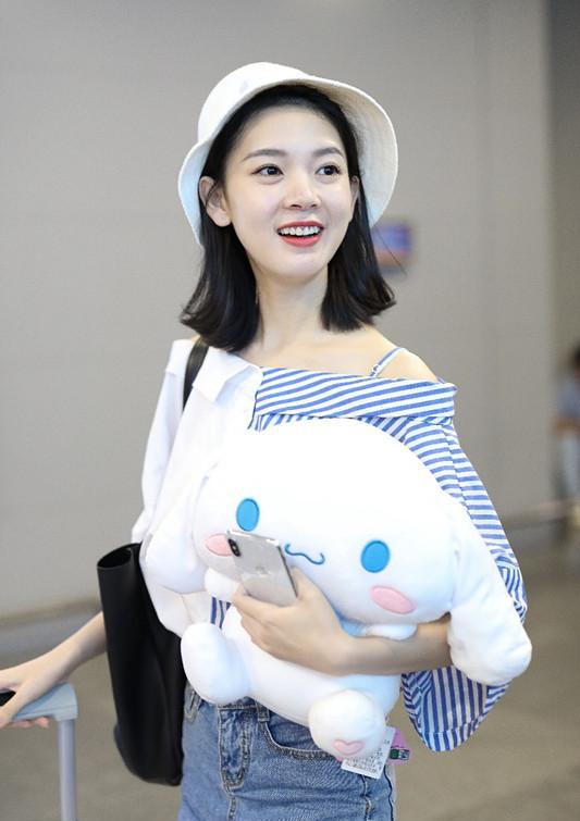 陈瑶到底有多瘦?这么窄的短裤也穿得下,网友:96斤我信了