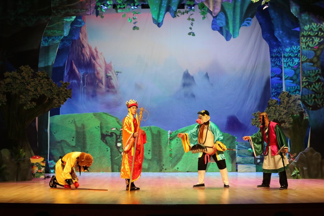 六一,魔幻儿童剧《西游记之三打白骨精》在南昌上演
