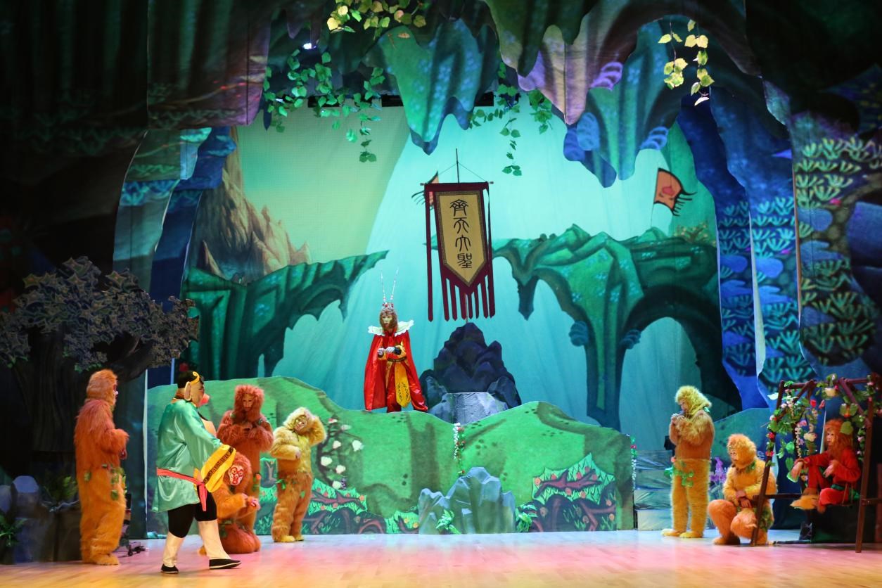 六一,魔幻儿童剧《西游记之三打白骨精》在南昌上演