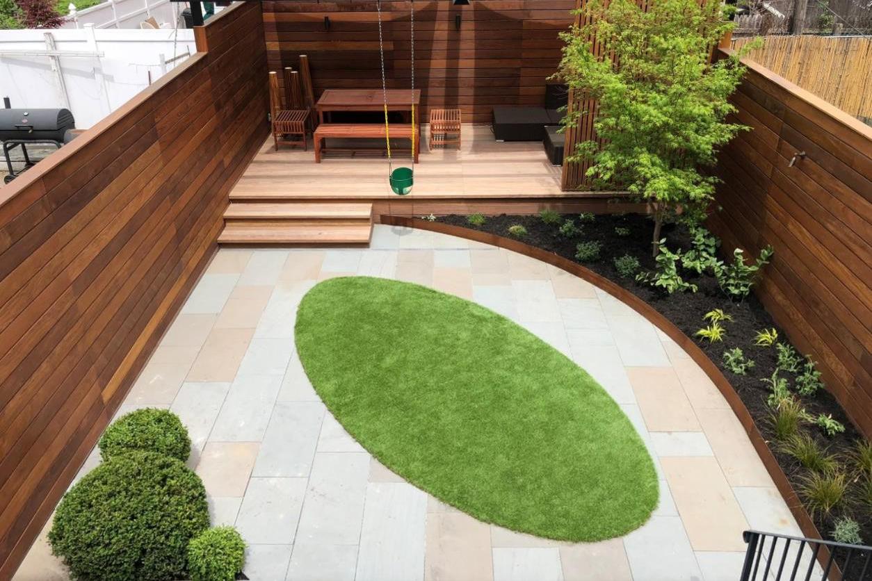 庭院设计:一块椭圆形草坪美了这个6mx15m的长条形别墅洋房花园