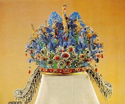 一位见证七帝的女子,晚年皇帝特赐皇后凤冠,子孙个个得皇帝器重