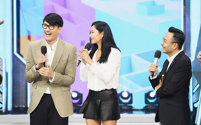 胡兵瞿颖天天向上撒狗粮全场嘉宾观众齐呼在一起