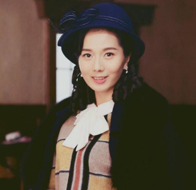 网友:气质仍不熟输当年|彭杨|于馨|香蜜_新浪新闻