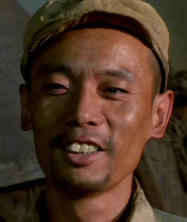 张艺谋最好的一部作品活着余华同名小说改编