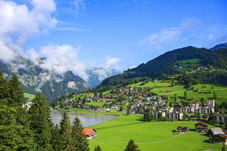 山间的精灵小村庄,英国女王在这里小住后,一下子声名鹊起