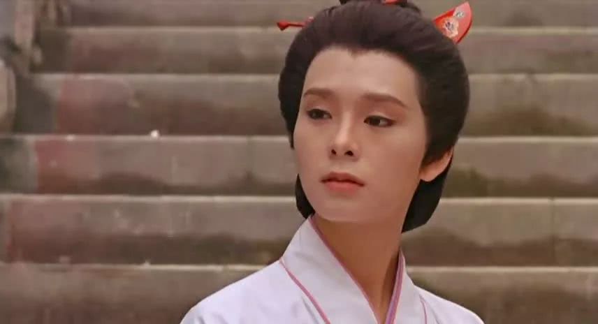 有名的诗人写得都清新脱俗,倒是温庭筠晕了,萧萧风雨夜,惊梦复添愁