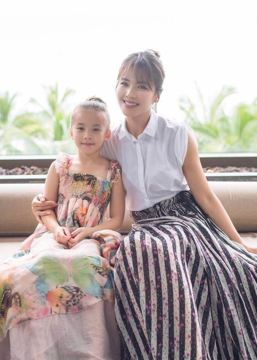刘涛10岁女儿近照曝光!眉清目秀是个美人胚子,曾饰演小安迪