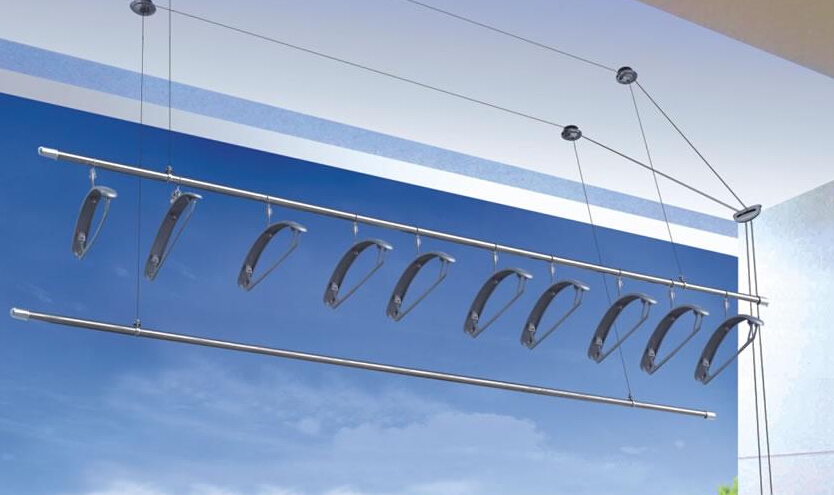 阳台别傻傻的装传统晾衣杆了,聪明人流行用这些,省钱又好用