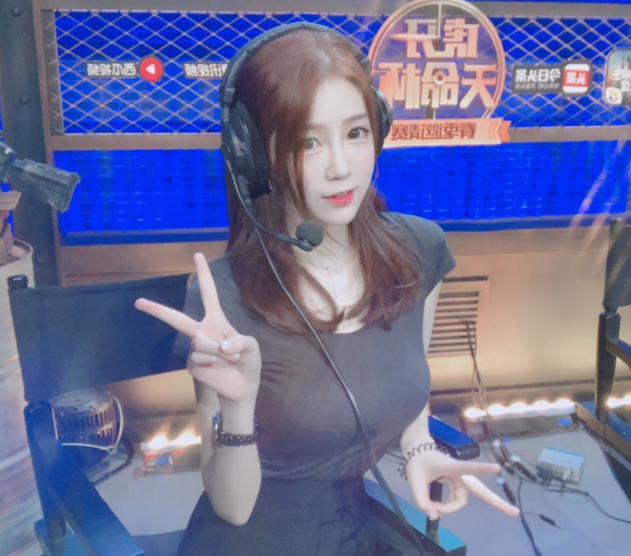 传闻签约费高达5000万,最近虎牙女主播小熊为天命杯演唱主题曲也是