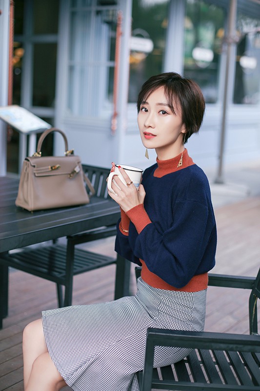 "国民姐姐"肖涵 短发造型元气满满