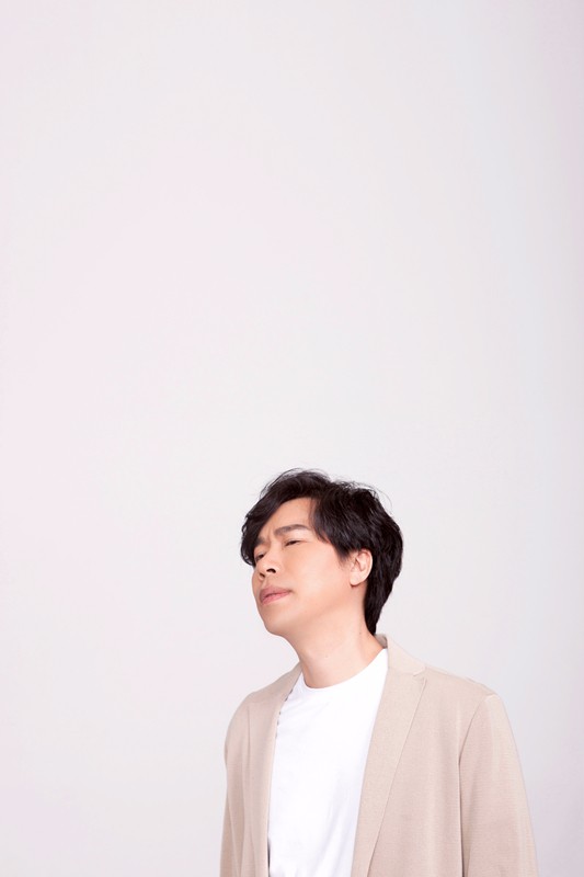 卢庚戌杂志时尚大片曝光 执导电影《一生有你》筹备四年即将上映