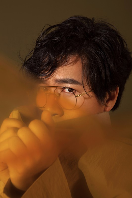 卢庚戌杂志时尚大片曝光 执导电影《一生有你》筹备四年即将上映