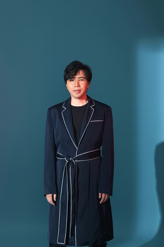 卢庚戌杂志时尚大片曝光 执导电影《一生有你》筹备四年即将上映