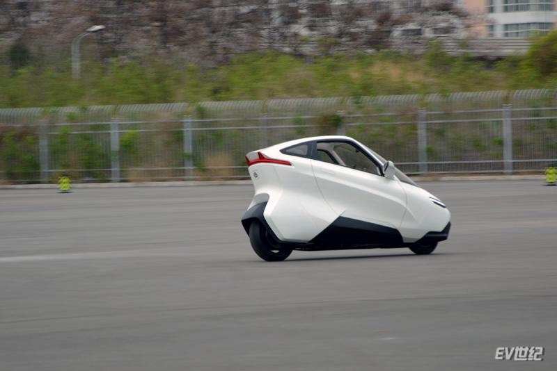 令人过目不忘 简单体验凌云两轮电动车