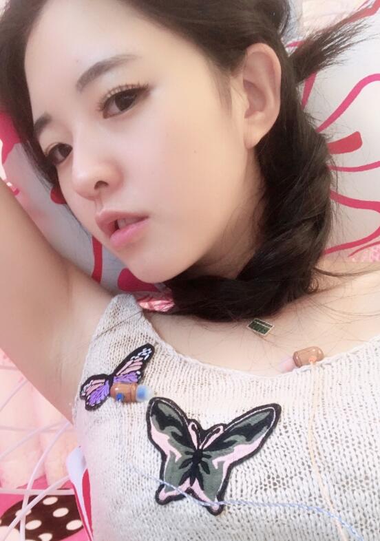 前端时间小小呵与yy神豪"大王"双双宣布退网,据说是传出被求婚的消息.